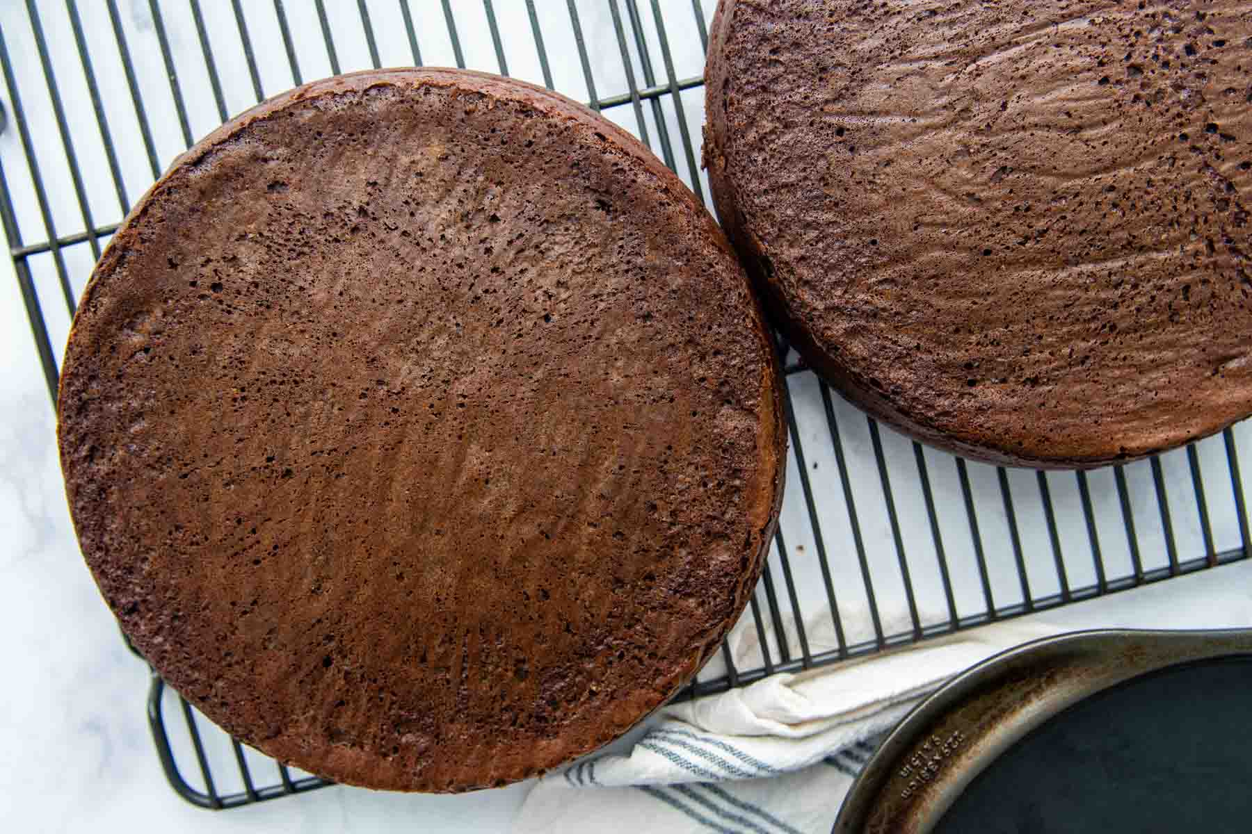 baked cakes on a cooling rack.
